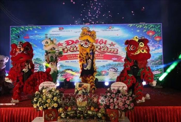 Tiết mục múa Lân tại đêm hội.