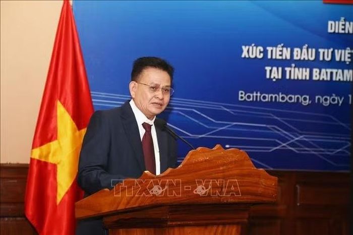Phó Tỉnh trưởng tỉnh Battambang, ông Tep Hon phát biểu khai mạc diễn đàn. Ảnh: Minh Hưng/PV TTXVN tại Campuchia