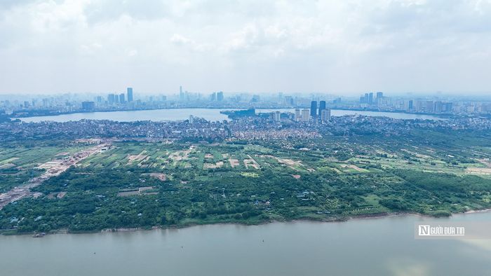 Với các làng xóm lâu đời nằm ngoài khu vực "phòng khách đô thị", định hướng chủ đạo là giữ lại, cải tạo và chỉnh trang khu vực lõi; kiểm soát mật độ xây dựng, tầng cao và không làm gia tăng quy mô dân số cơ học.