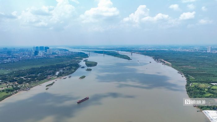 Bên cạnh đó, cụm làng Nhật Tân - Tứ Liên, khoảng 96ha và cụm làng Thống Nhất, gồm Hạ Trại, Trung Thôn, khoảng 12ha, được xác định tái thiết để phục vụ khu vực "phòng khách đô thị".