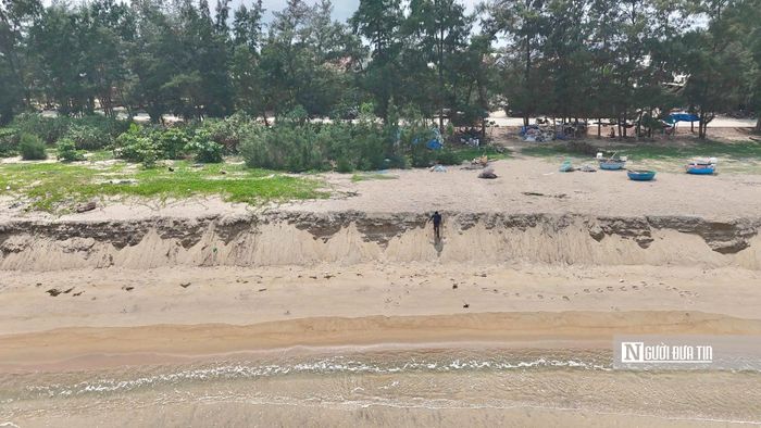 Tình trạng này ảnh hưởng đến hơn 400 hộ dân sống dọc khu vực.