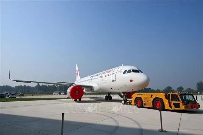 Chiếc máy bay đầu tiên thuộc dòng A320 được lắp ráp tại dây chuyền lắp ráp hoàn thiện mới của Airbus ở Thiên Tân, Trung Quốc, ngày 16-9-2026. Ảnh: THX/TTXVN