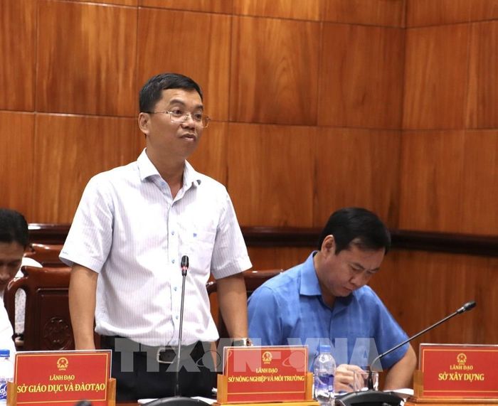 Ông Nguyễn Thế Hồng Trung, Giám đốc Sở Xây dựng tỉnh Đồng Tháp, phát biểu tại buổi làm việc. Ảnh: Hồng Nhung - TTXVN
