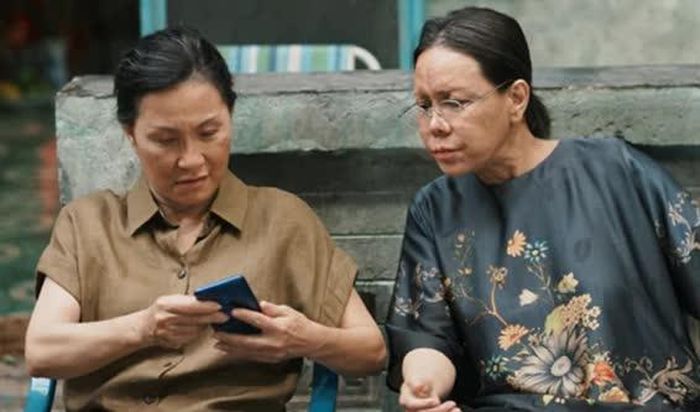 Việt Hương có hai lần hợp tác với Hồng Đào trên màn ảnh rộng. 