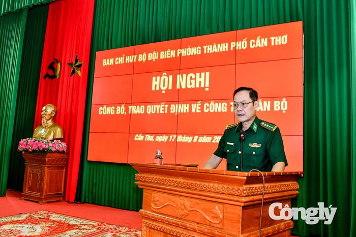 Đại tá Huỳnh Thanh Hùng, Chính ủy Ban Chỉ huy BĐBP thành phố phát biểu chỉ đạo tại hội nghị.