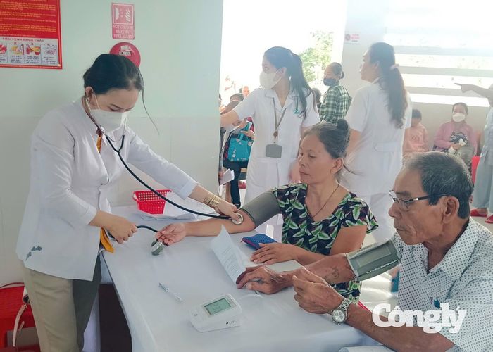 Tỉnh Lâm Đồng đang tập trung tháo gỡ những tồn tại kéo dài, tăng tốc khám sức khỏe toàn dân.