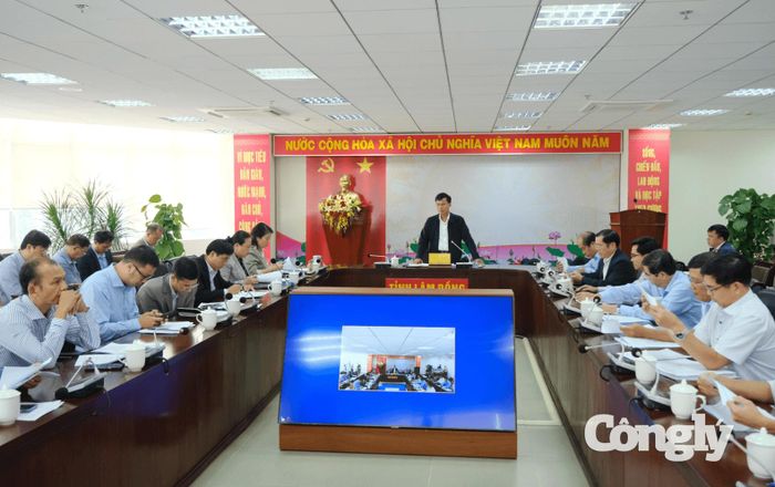 Quang cảnh buổi làm việc.