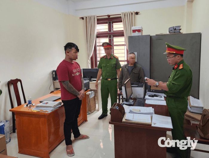Cơ quan Cảnh sát điều tra thi hành lệnh bắt bị can để tạm giam đối với Đặng Anh Khoa.