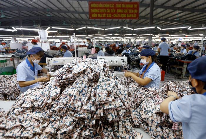 Các biến động thế giới khiến các khoản phải thu và rủi ro tín dụng gia tăng. Ảnh: Hoàng Anh
