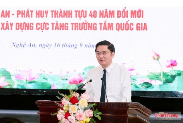Phó Bí thư Thường trực Tỉnh ủy, Chủ tịch HĐND tỉnh Nghệ An Hoàng Nghĩa Hiếu phát biểu tổng kết hội thảo.