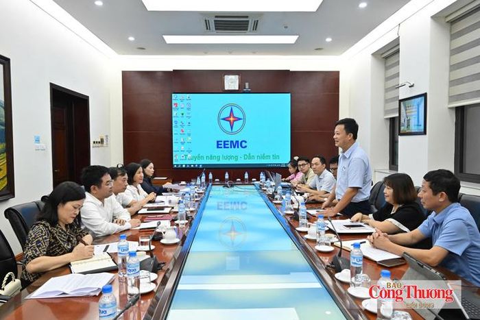 Ông Nguyễn Quang Huy - Phó Tổng giám đốc Tổng công ty Thiết bị điện Đông Anh phát biểu tại sự kiện.