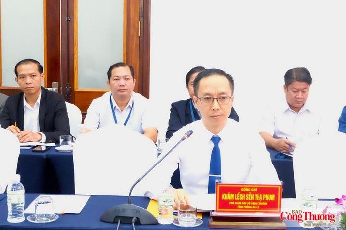 Đại diện Sở Công Thương tỉnh Phông-sa-lỳ phát biểu tại buổi làm việc. 