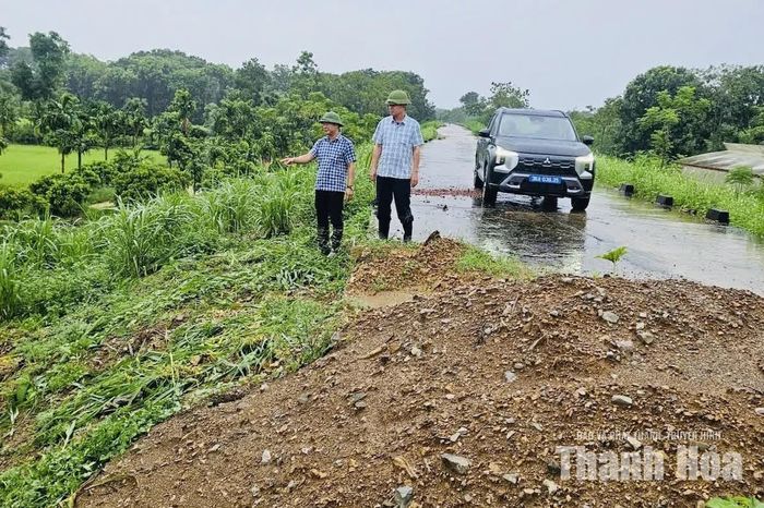 Trước diễn biến phức tạp của mưa lũ, lãnh đạo xã Tây Đô chỉ đạo triển khai các phương án ứng phó, tập trung bảo đảm an toàn tính mạng và tài sản của Nhân dân.