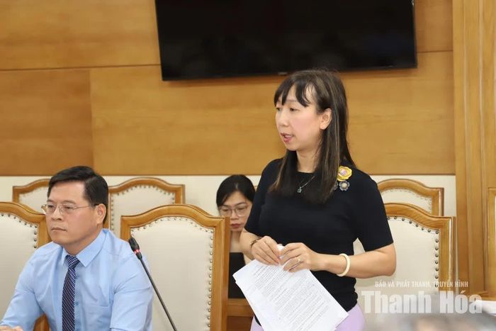 Thành viên đoàn công tác tham gia ý kiến tại buổi làm việc.