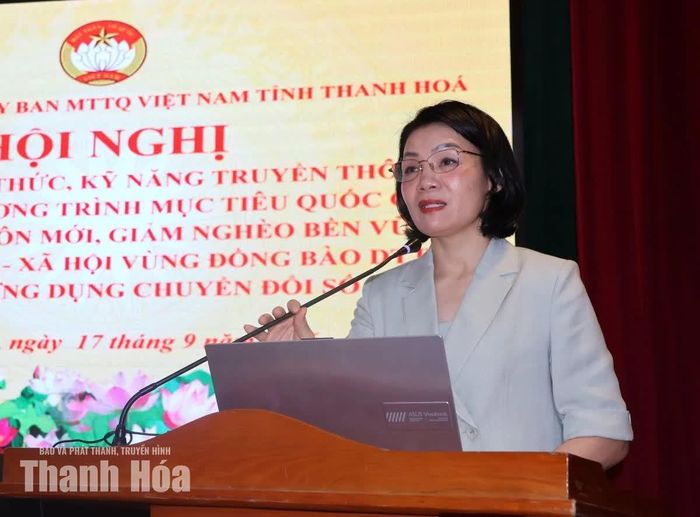 Phó Chủ tịch Thường trực Ủy ban MTTQ tỉnh Đỗ Thị Toán phát biểu khai mạc hội nghị.