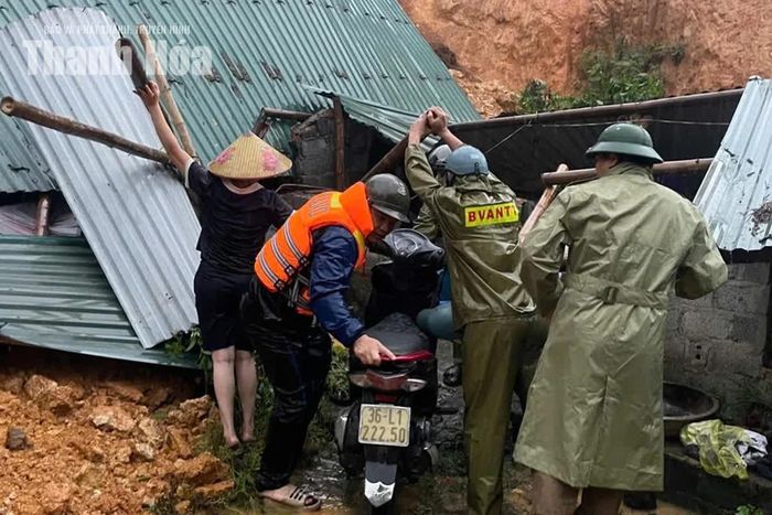 Công an các địa phương vùng núi chủ động triển khai các biện pháp phòng ngừa sạt lở đất, đá; rà soát các hộ dân sống gần khu vực có nguy cơ cao để kịp thời cảnh báo, vận động di dời khi cần thiết; hỗ trợ những gia đình bị nạn.