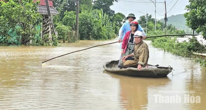 Các địa phương di chuyển người dân ở vùng bị ngập đến khu vực an toàn