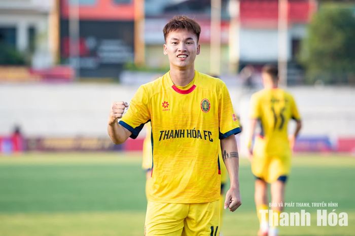 Màu vàng truyền thống được chọn cho trang phục thi đấu sân nhà của đội bóng Thanh Hóa mùa giải 2026/2027.