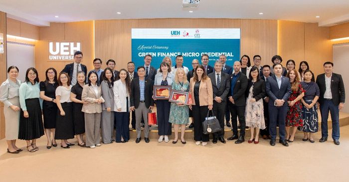 Đại học Kinh tế TP. Hồ Chí Minh đón tiếp bà Dame Susan Langley, Thị trưởng Khu Tài chính London kiêm Hiệu trưởng City St George’s, University of London - cùng đoàn đại biểu cấp cao từ Vương quốc Anh ngày 15/09. Ảnh: UEH