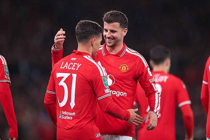 Shea Lacey và Mason Mount giúp MU dẫn trước từ sớm. Ảnh của Simon Stacpoole/Offside/Offside - Getty Images.