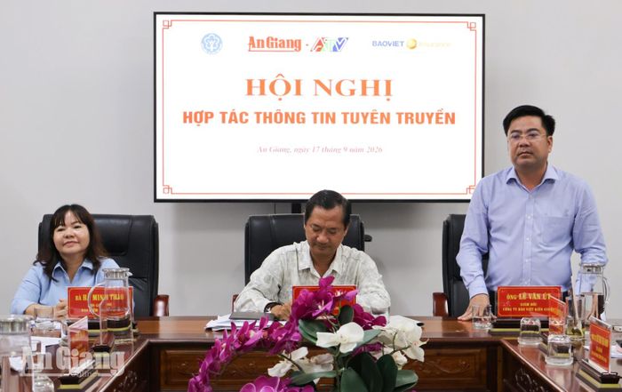 Giám đốc Bảo hiểm Bảo Việt Kiên Giang Lê Văn Út phát biểu tại hội nghị