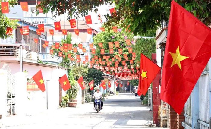 Xã Lạng Giang (từ 20/9 trở thành phường) rực rỡ sắc cờ, chào mừng thành phố Bắc Ninh. 