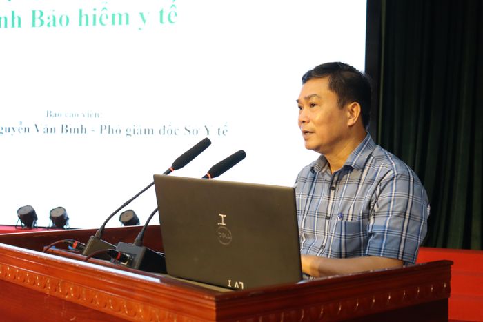Ông Nguyễn Văn Bình, Phó Giám đốc Sở Y tế phát biểu tại hội nghị.