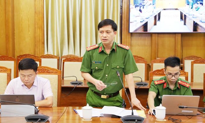  Lãnh đạo Phòng PC06 (Công an tỉnh) phát biểu tham luận tại hội nghị. 