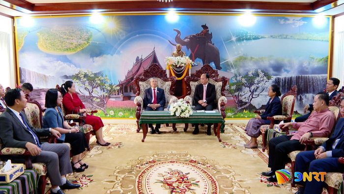 Quang cảnh buổi làm việc. Ảnh: HOÀN VŨ - VĂN HÙNG