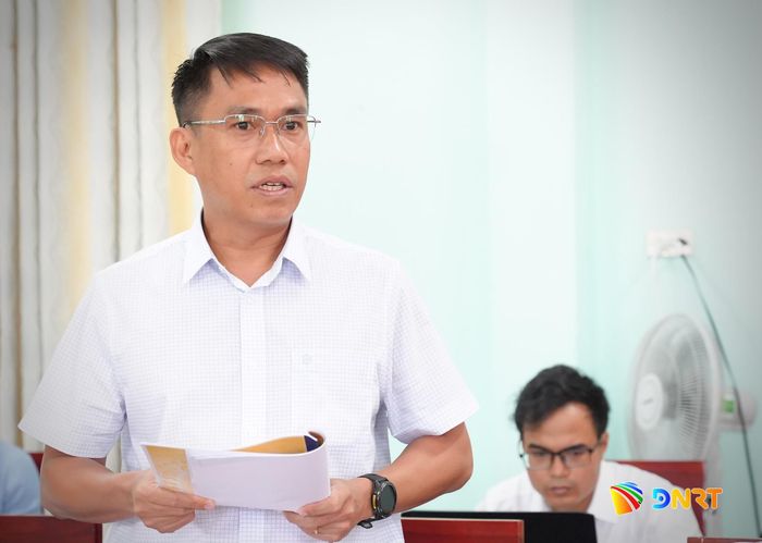 Đại diện các sở, ngành trao đổi, thông tin tại buổi làm việc. Ảnh: T.CÔNG
