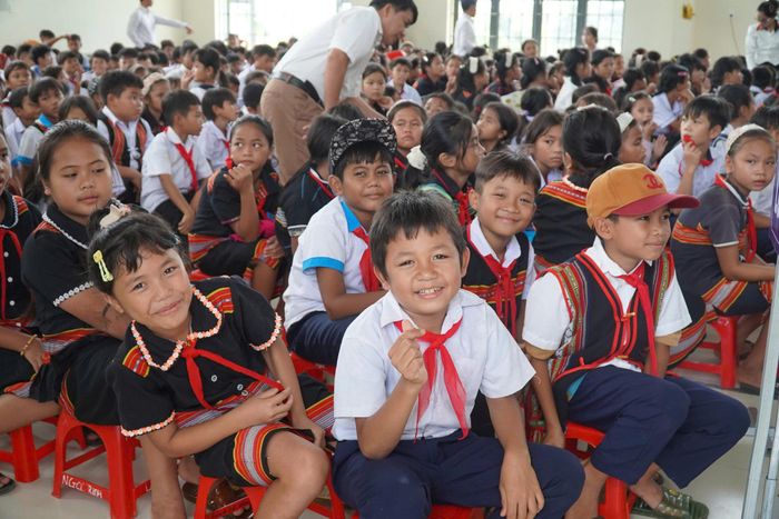 Niềm vui của các em vùng cao tại chương trình. Ảnh: ĐVCC