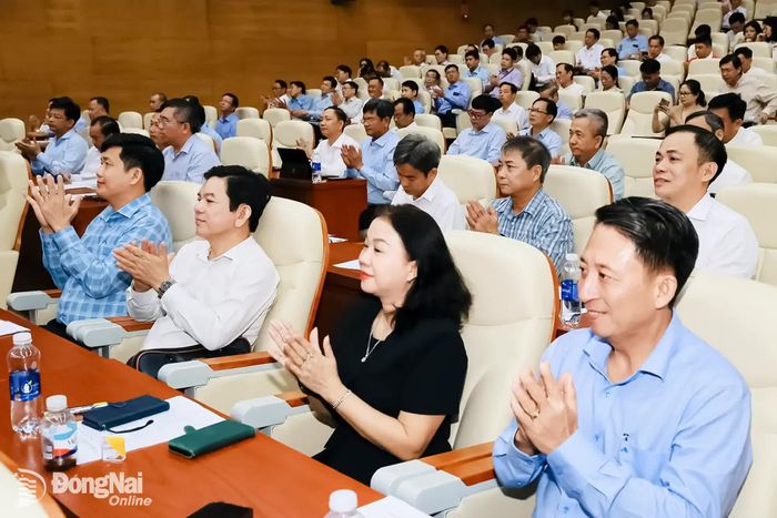 Đại biểu các sở, ngành, xã, phường và doanh nghiệp công nghệ dự hội nghị. Ảnh: Công Nghĩa