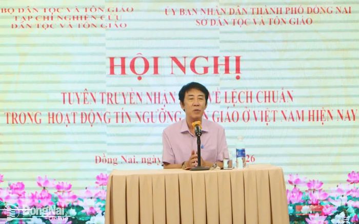 PGS.TS Nguyễn Thanh Xuân, nguyên Phó Trưởng ban Thường trực Ban Tôn giáo Chính phủ thông tin tại hội nghị. Ảnh: Văn Truyên