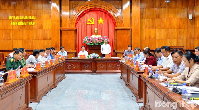 Quang cảnh cuộc họp.