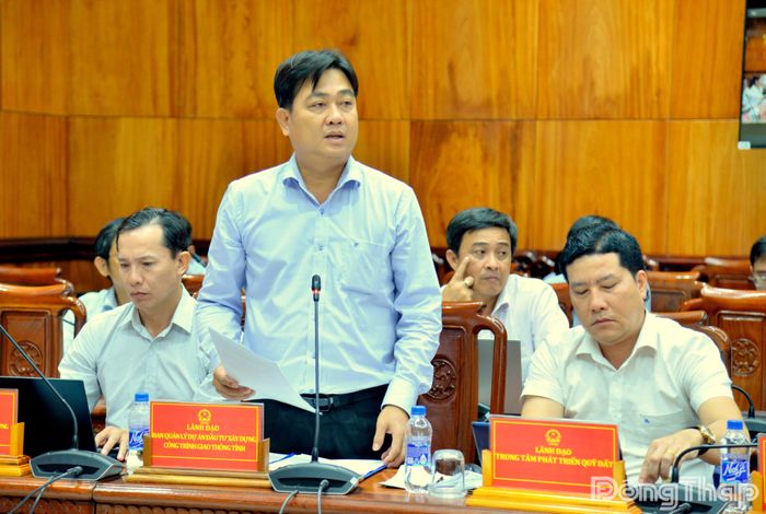 Các đại biểu tham gia phát biểu ý kiến.
