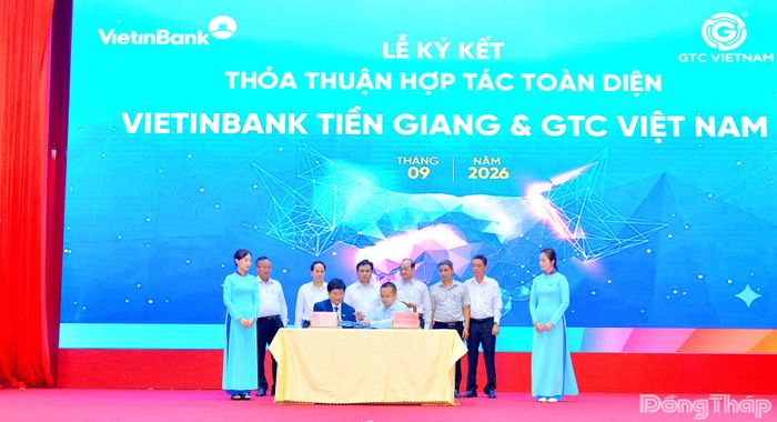 Ngân hàng TMCP Công Thương Việt Nam chi nhánh Tiền Giang và Công ty TNHH Lốp Advance Việt Nam ký kết Bản ghi nhớ hợp tác toàn diện.
