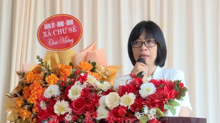  Phó Chủ tịch UBND tỉnh Nguyễn Thị Thanh Lịch phát biểu tại Lễ khánh thành Trường Mầm non Hoa Mai - Phân hiệu số 2, xã Chư Sê. Ảnh: Duy Linh 