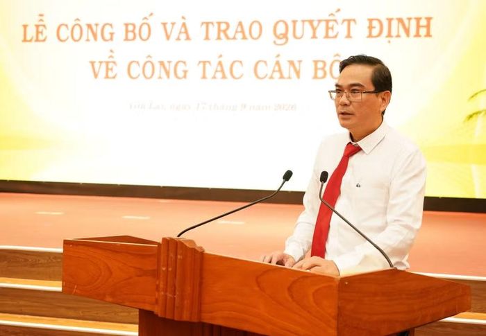  Thay mặt các đồng chí được bổ nhiệm, đồng chí Bùi Thanh Bình phát biểu nhận nhiệm vụ. Ảnh: N.H 