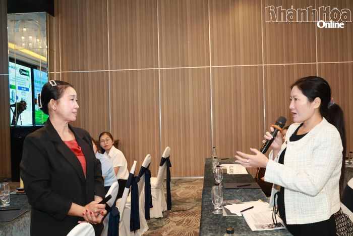 Đại biểu trao đổi ý kiến tại hội nghị.