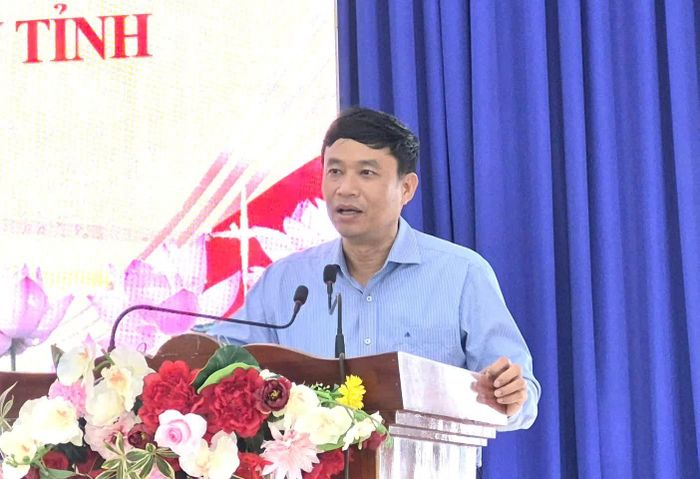 Ông Bùi Thanh Bình giải trình, tiếp thu các ý kiến, kiến nghị của cử tri.
