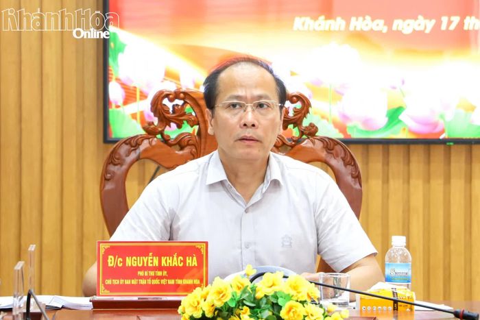 Đồng chí Nguyễn Khắc Hà phát biểu kết luận hội nghị.