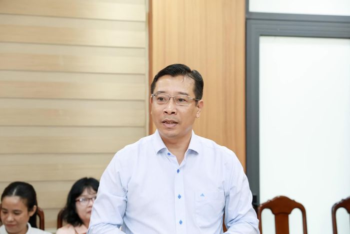Lãnh đạo Sở Xây dựng báo cáo kết quả thực hiện nhiệm vụ 9 tháng của sở.
