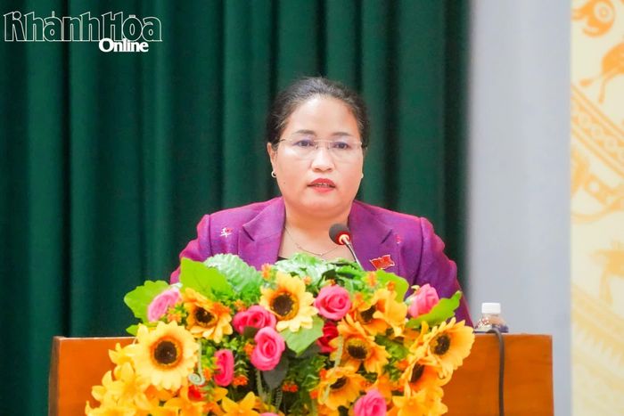 Đồng chí Chamaléa Thị Thủy phát biểu tại buổi tiếp xúc.