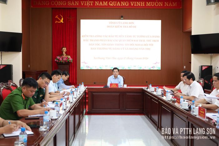 Đoàn kiểm tra làm việc tại Đảng ủy xã Hoàng Văn Thụ