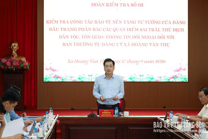 Đồng chí Vũ Hoàng Quý, Ủy viên BTV Tỉnh ủy, Chủ nhiệm Ủy ban Kiểm tra Tỉnh ủy phát biểu kết luận buổi kiểm tra tại xã Hoàng Văn Thụ