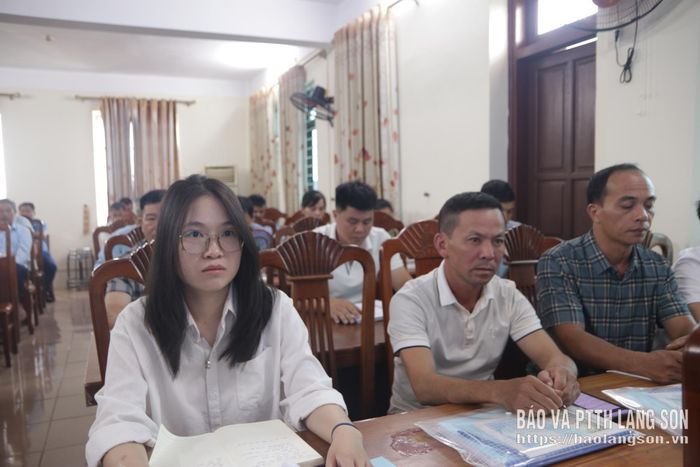 Các học viên tiếp thu các nội dung được truyền đạt tại lớp tập huấn