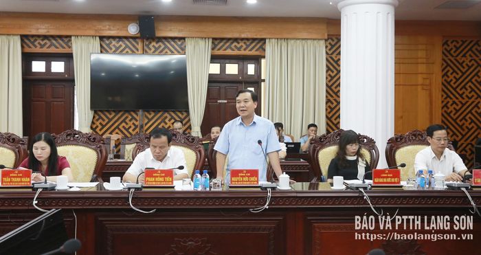 Lãnh đạo Sở Nông nghiệp và Môi trường phát biểu thảo luận tại hội nghị
