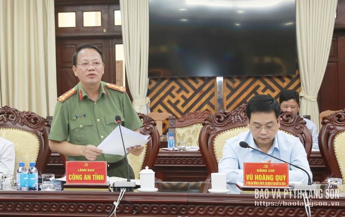Lãnh đạo Công an tỉnh phát biểu thảo luận tại hội nghị