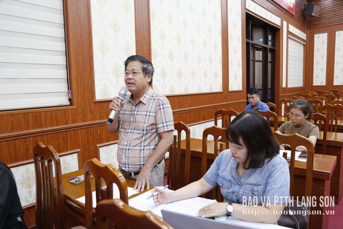 Đại diện chủ đầu tư dự án Khu dân cư tại phường Tam Thanh, phường Kỳ Lừa, tỉnh Lạng Sơn nêu kiến nghị tại hội nghị