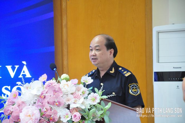 Lãnh đạo Chi cục Hải quan khu vực VI phát biểu tại hội nghị